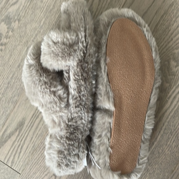 Faux fur H&M slippers - Picture 5 of 5